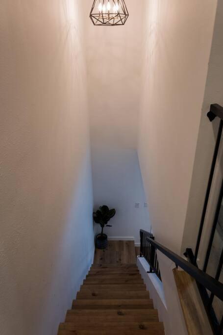 Stylish 2 Bed 1 And Half Bath Apartment Near Sofi Stadium, Lax, Forum Ингълуд Екстериор снимка
