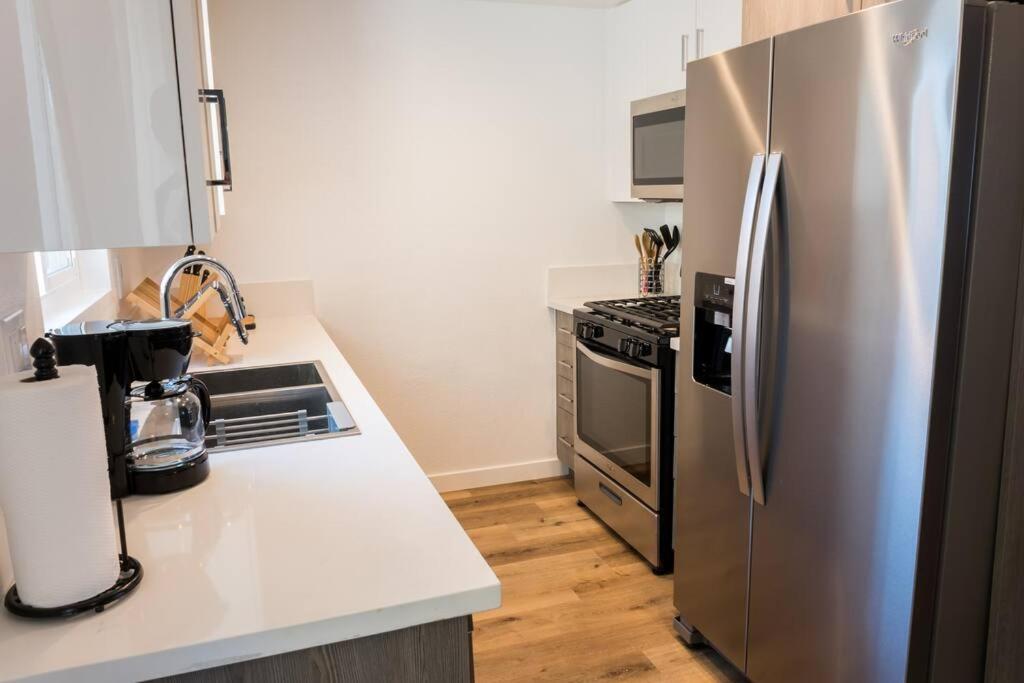 Stylish 2 Bed 1 And Half Bath Apartment Near Sofi Stadium, Lax, Forum Ингълуд Екстериор снимка